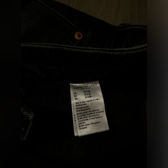 👖American Eagle Ripped Jeans - Picture 3 of 5